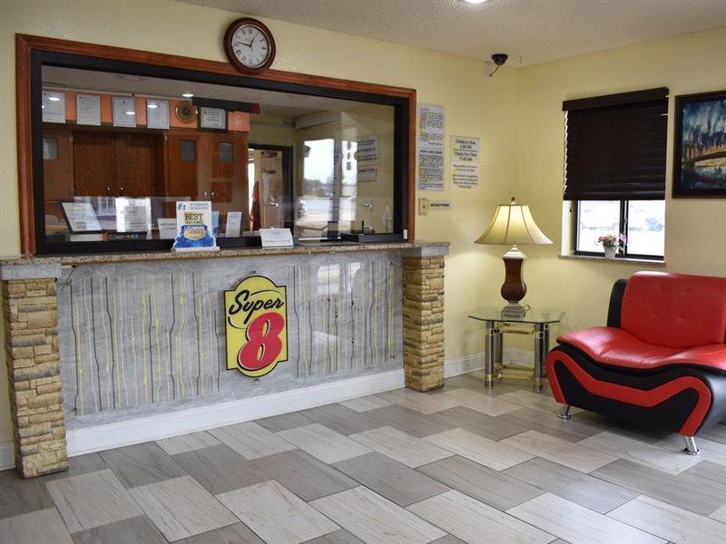Отель Super 8 By Wyndham Newport News/Jefferson Ave. Экстерьер фото