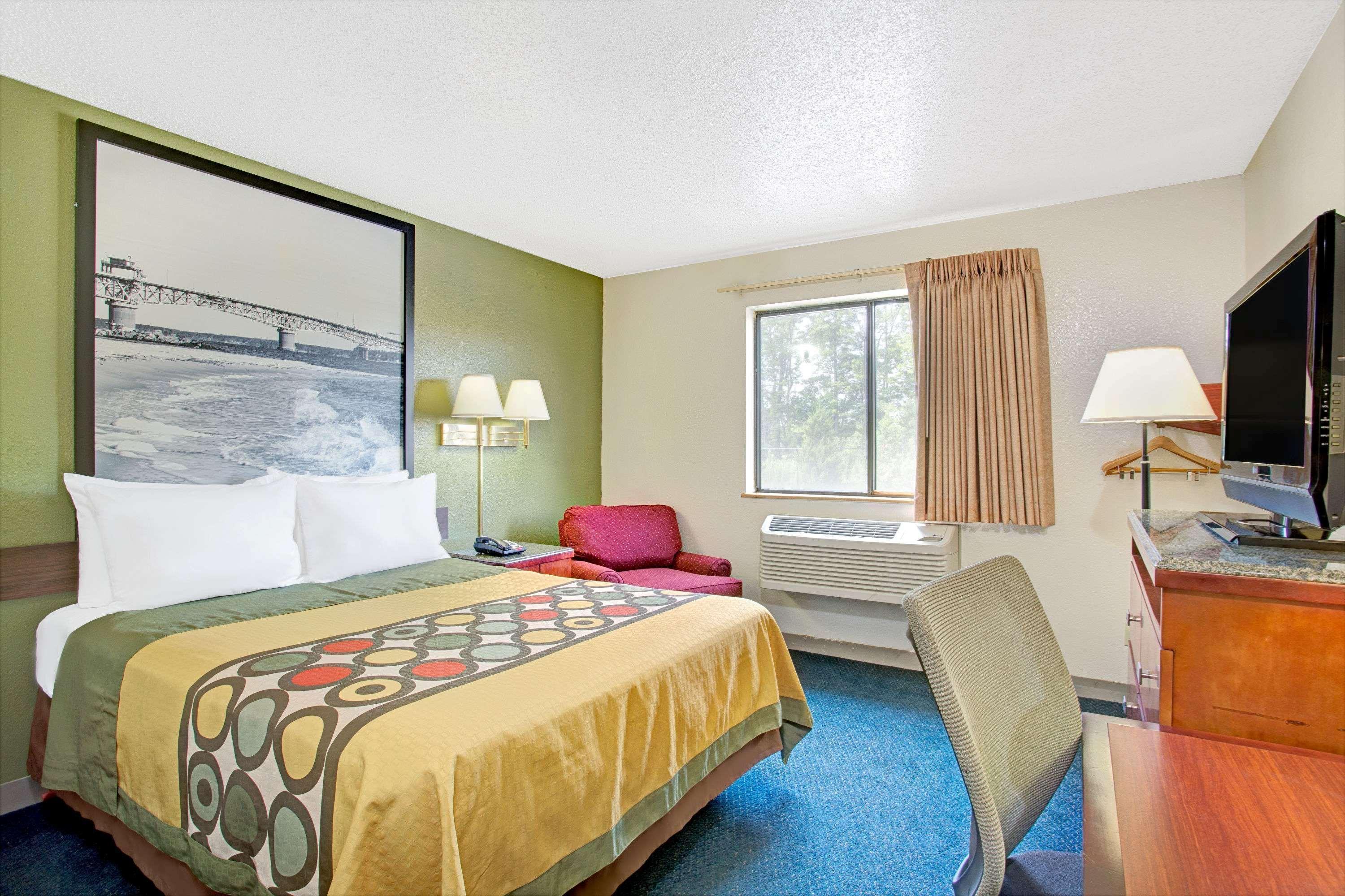 Отель Super 8 By Wyndham Newport News/Jefferson Ave. Экстерьер фото