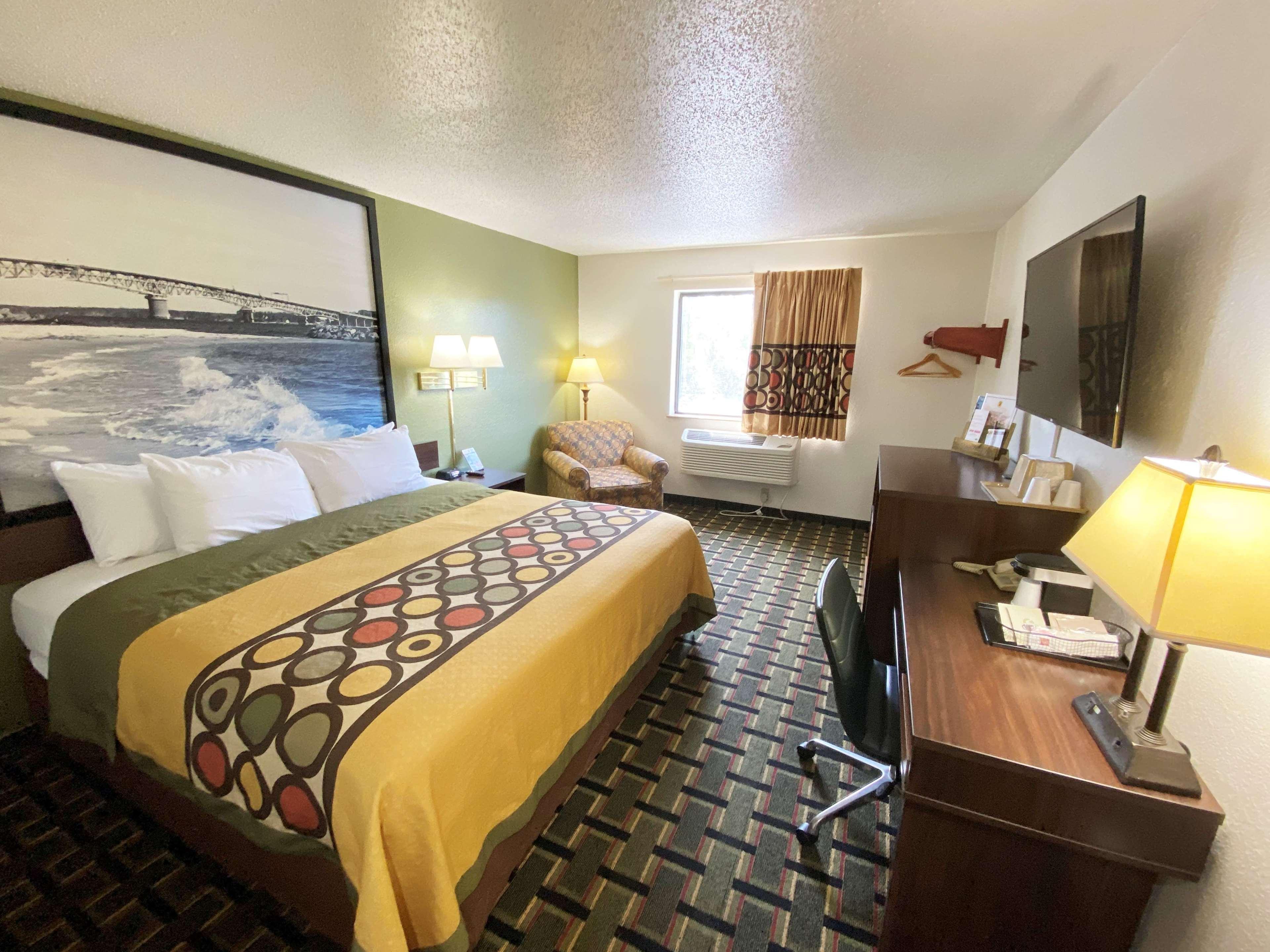 Отель Super 8 By Wyndham Newport News/Jefferson Ave. Экстерьер фото