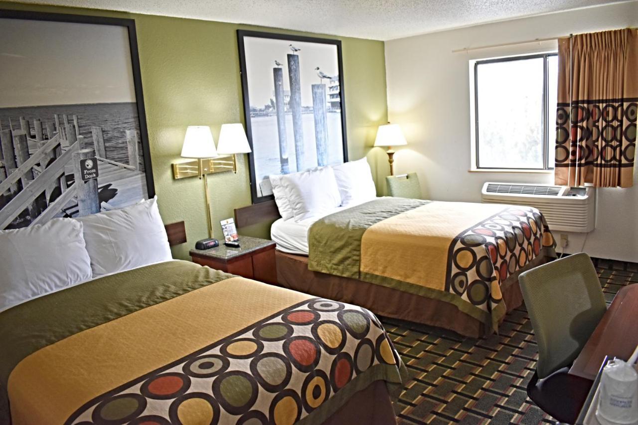 Отель Super 8 By Wyndham Newport News/Jefferson Ave. Экстерьер фото